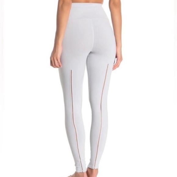 ALO Yoga Pants - Alo Yoga High Rise Dash Leggings Light Grey Size XS